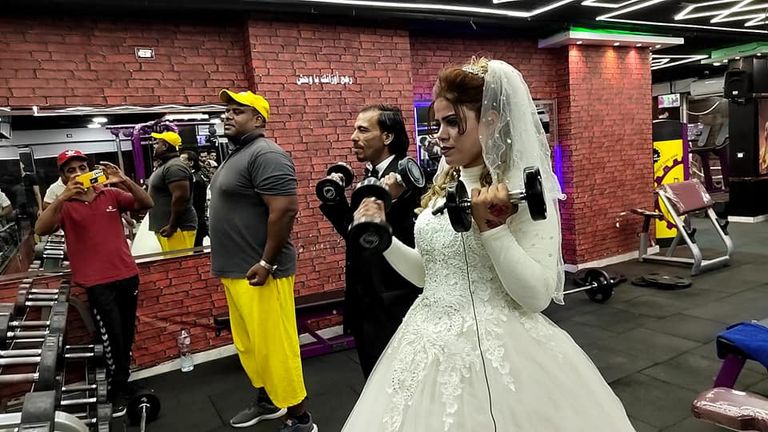 جانب من حفل زفاف توتا المصري في صالة "الجيم"