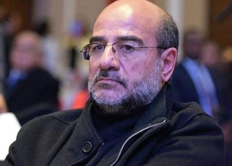 عامر حسين المشرف على المسابقات في رابطة الأندية المصرية قرعة الدوري المصري