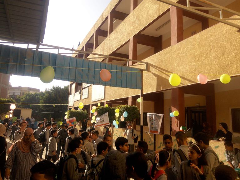 طفلة في إحدى مدارس مصر