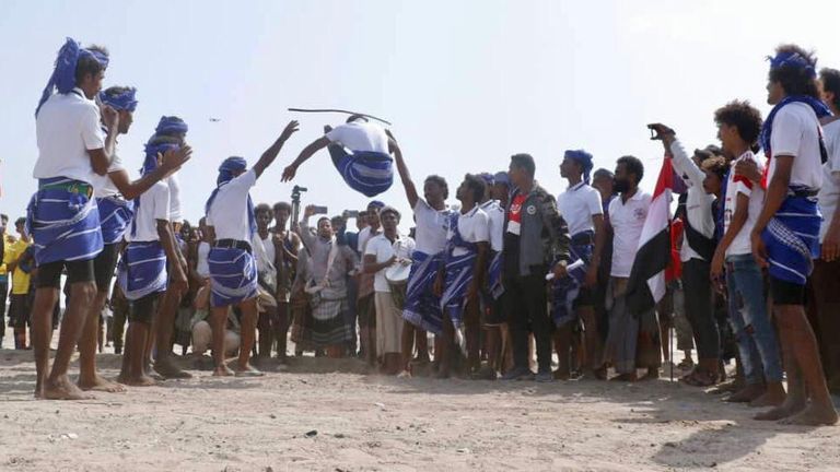 لعبة القفز على الجمال في اليمن
