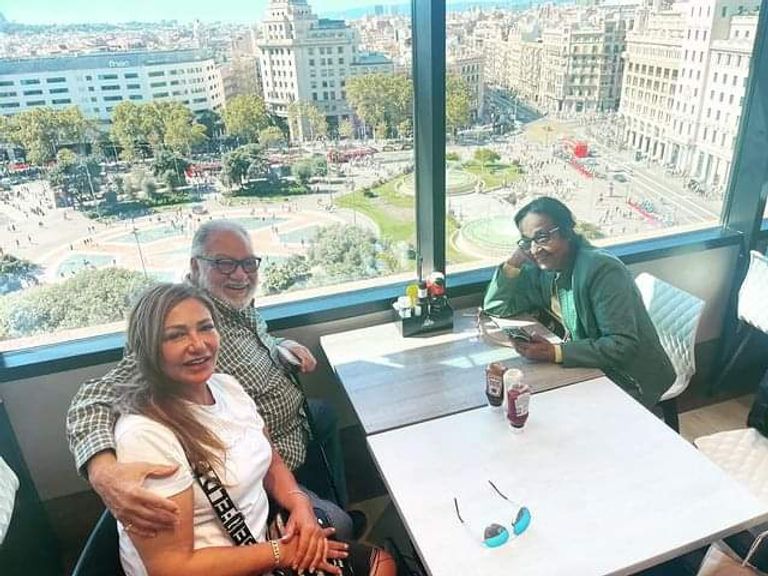 يحيى الفخراني مع زوجته لميس جابر وليلى علوي الفنان المصري يحيى الفخراني - أرشيفية