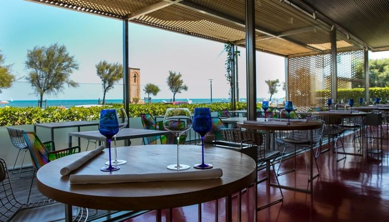 مطعم The Old Stamp House 