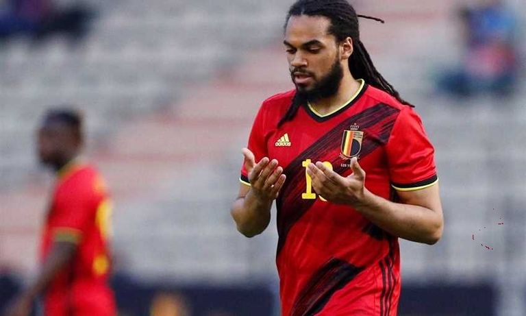 جايسون دينايير ميراليم بيانيتش لاعب وسط الشارقة