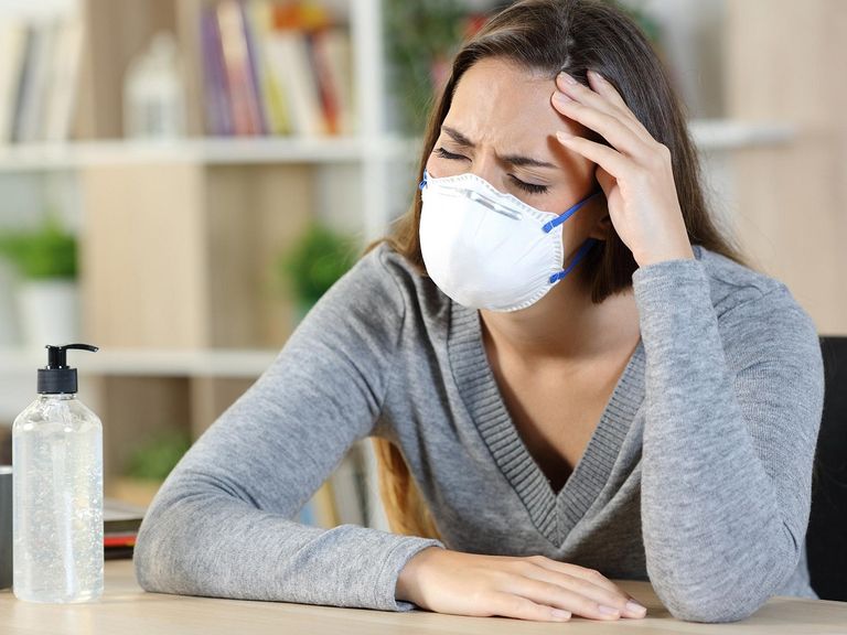 سيدة تعاني من تشوش عقلي بعد التعافي من كورونا - أرشيفية