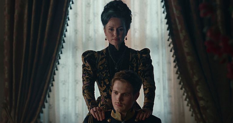 ملصق مسلسل "الوحش: قصة جيفري دامر"