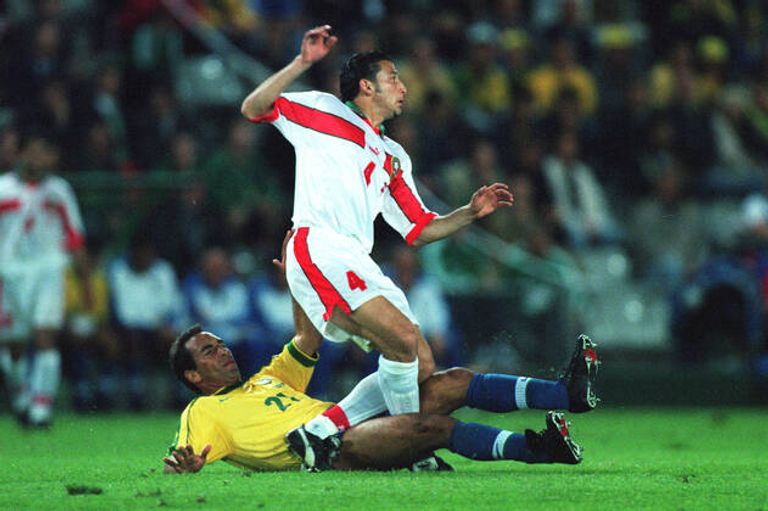 يوسف روسي مع منتخب المغرب ضد البرازيل في مونديال 1998 منتخب المغرب في مونديال 1998
