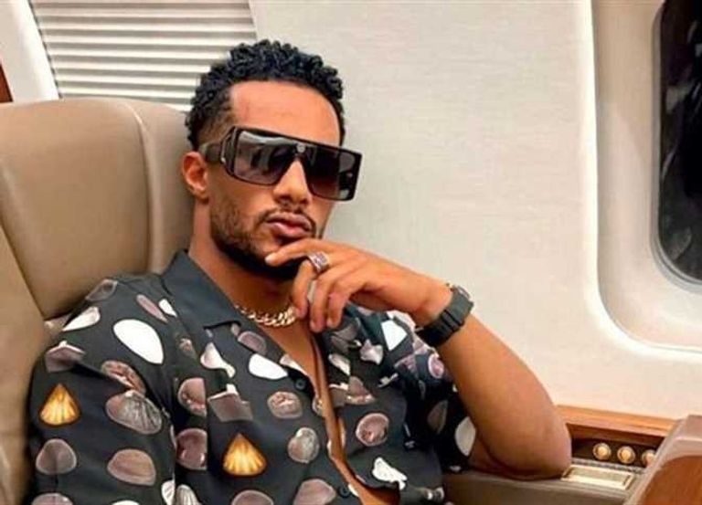 الفنان المصري محمد رمضان داخل طائرته الفنان المصري محمد رمضان - أرشيفية