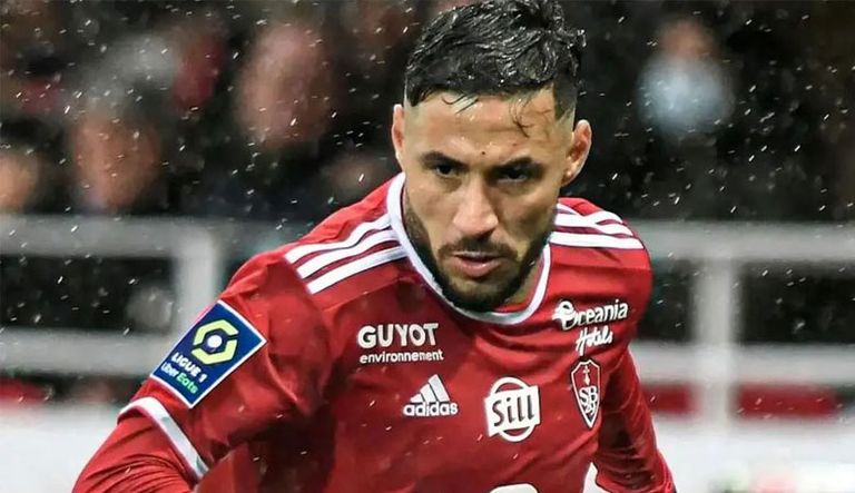 يوسف بلايلي يوسف بلايلي لاعب بريست السابق