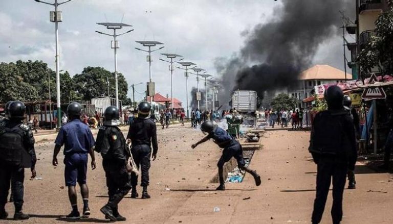 عناصر من الشرطة في غينيا الاستوائية