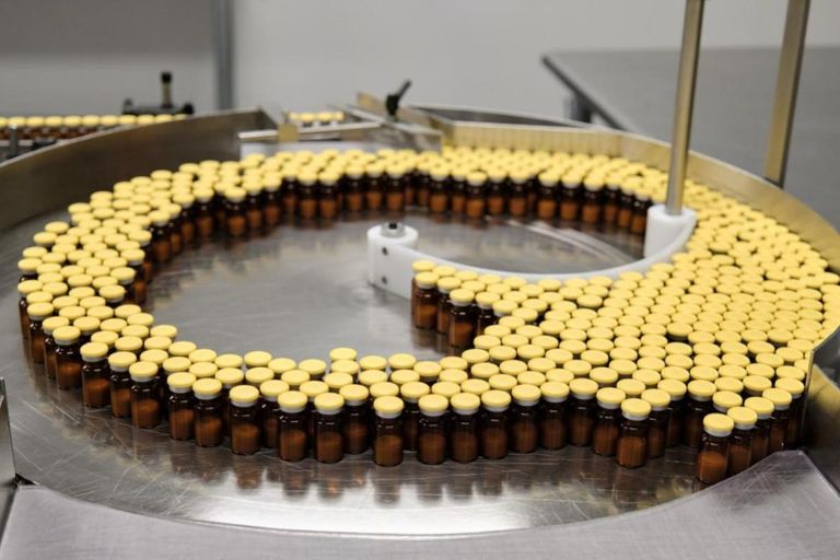 سيدة تجري فحصا للثدي - أرشيفية