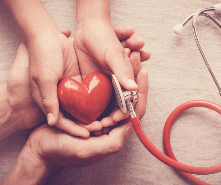 شخص مصاب بنوبة قلبية - أرشيفية