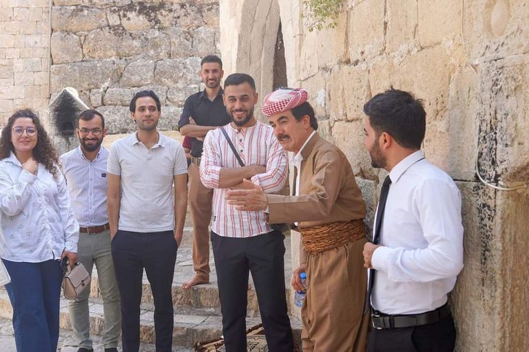 أبناء الطائفة الإيزيدية في معبد لالش
