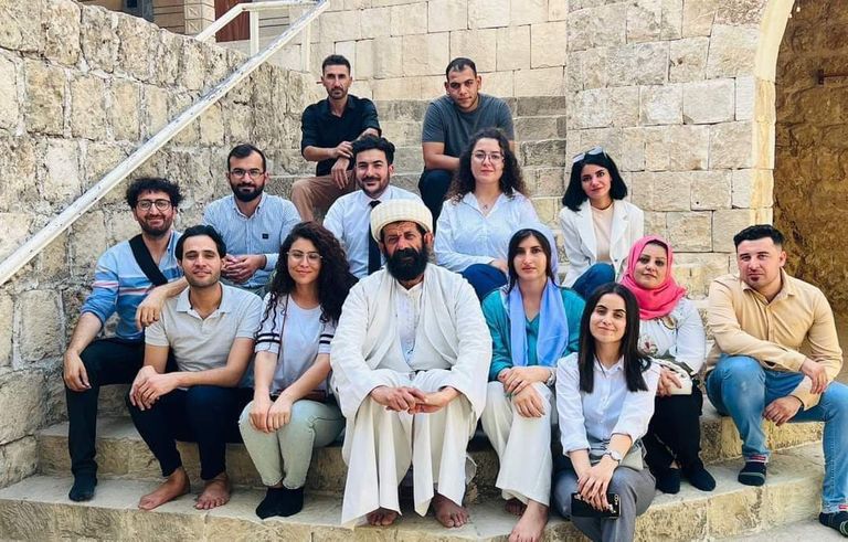أبناء الطائفة الإيزيدية في معبد لالش