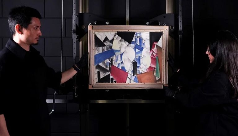 العمل المفقود كان على خلفية لوحة أخرى