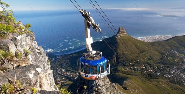 جبل تيبل أحد أماكن السياحة في جنوب أفريقيا للأطفال