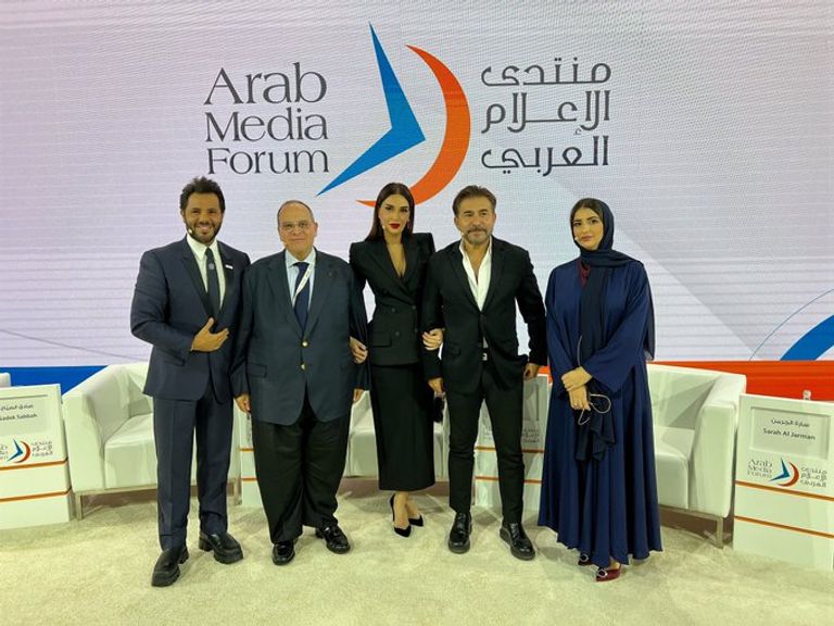 نادين نجيم وسيرين عبدالنور