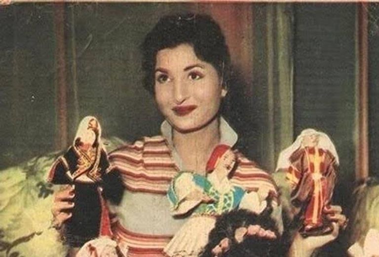 الراقصة والممثلة الراحلة نعيمة عاكف