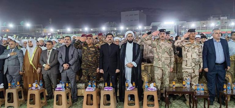 أزقة الموصل تتزين بلافتات المولد النبوي