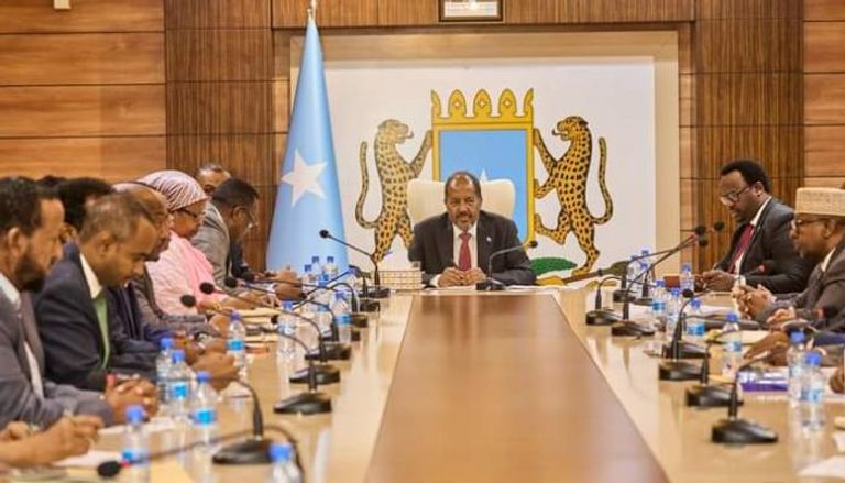 الرئيس الصومالي يترأس مجلس الوزراء