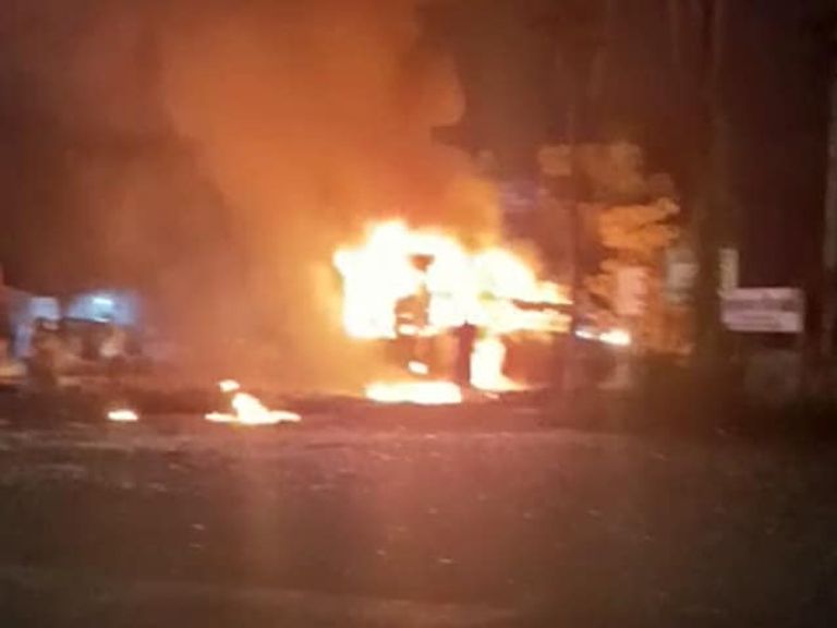 الحافلة المحترقة في الهند