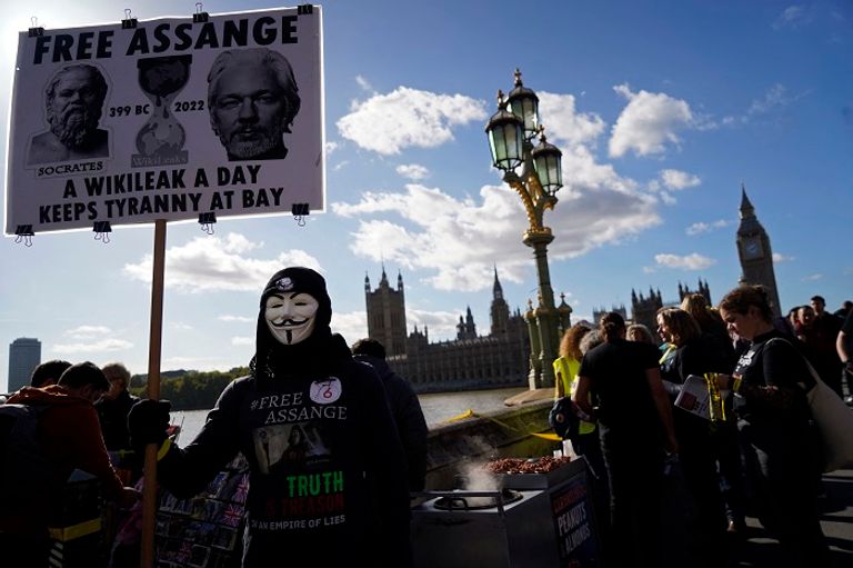 سلسلة بشرية في لندن للمطالبة بإطلاق سراح أسانج