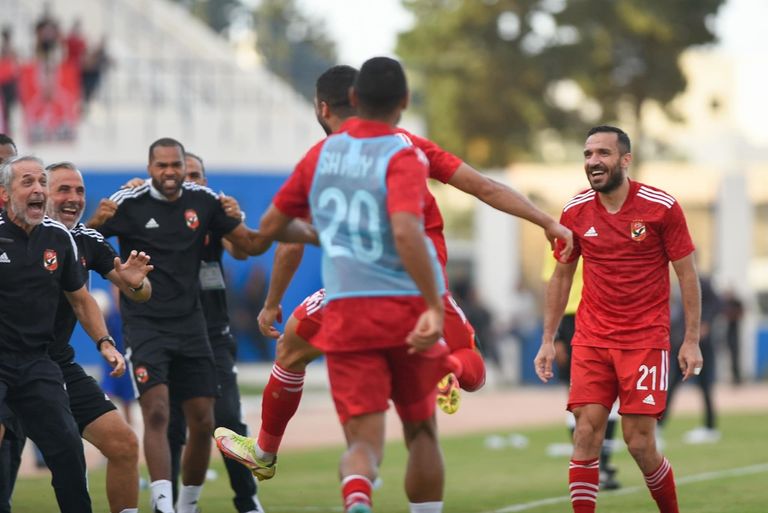 احتفال محمد عبدالمنعم مع كولر في مباراة الأهلي والاتحاد المنستيري مارسيل كولر مدرب الأهلي المصري