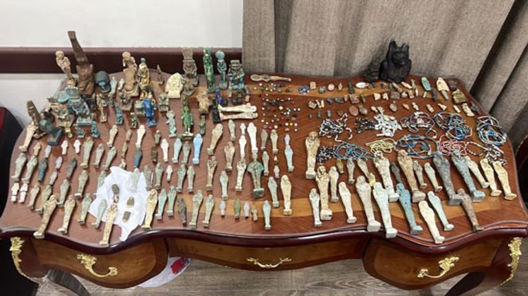 القطع المضبوطة بحوزة المتهم إحدى القطع المضبوطة