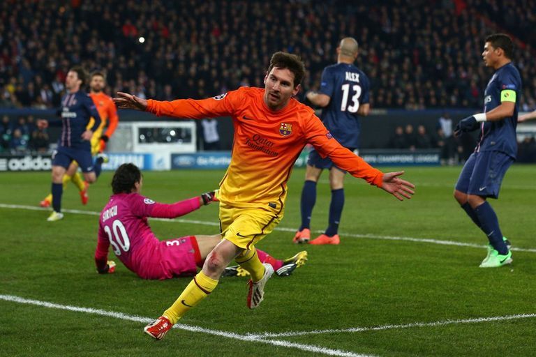 ميسي بين باريس وبرشلونة ليونيل ميسي وكريستيانو رونالدو