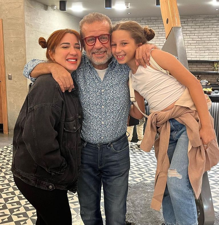 شريف منير وأسرته