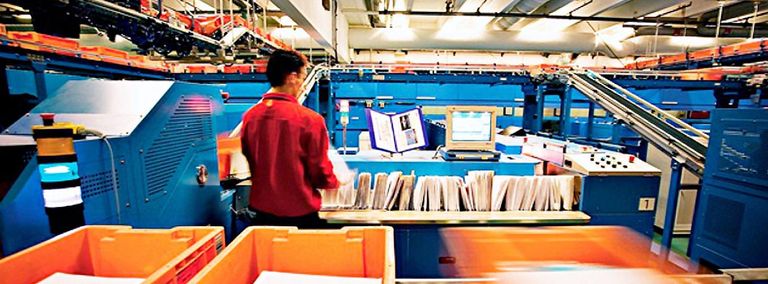 يوم البريد العالمي - أرشيفية