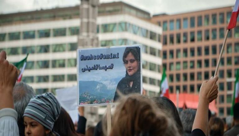 جانب من الاحتجاجات الغاضبة في إيران على مقتل مهسا أميني - أرشيفية  