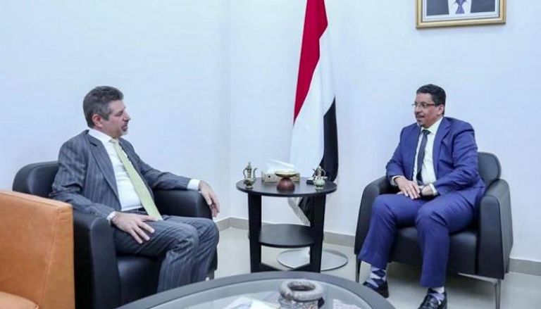 أحمد بن مبارك خلال لقاء السفير الأمريكي لدى اليمن
