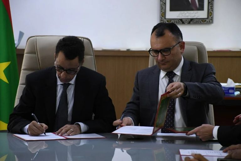 جانب من توقيع اتفاقية الغاز