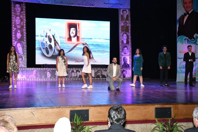 النجوم أثناء حضور حفل الختام