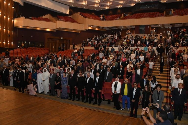 النجوم أثناء حضور حفل الختام