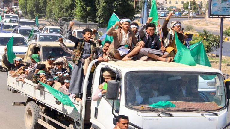 الحوثيون يعبثون بأقدم مساجد اليمن