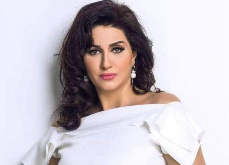 الفنانة المصرية وفاء عامر  الفنانة المصرية وفاء عامر