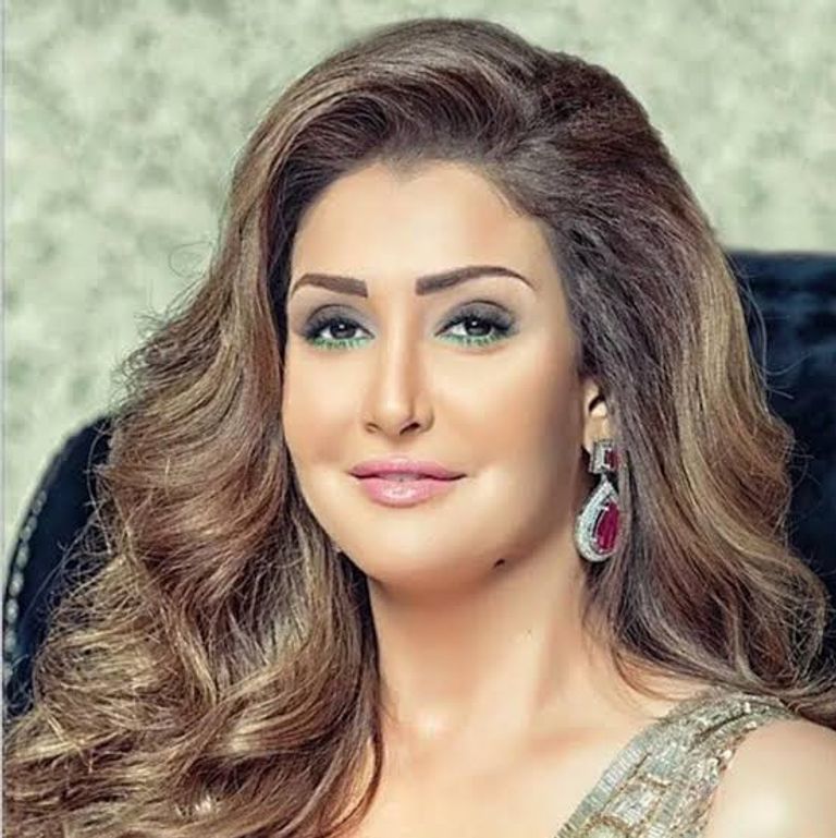 الفنانة المصرية غادة عبدالرازق  الفنانة المصرية وفاء عامر