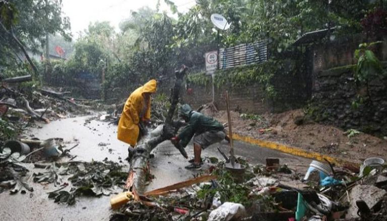 العاصفة جوليا خلفت دمارا واسعا في أمريكا الوسطى