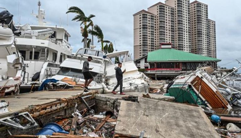 جانب من الدمار الذي خلفه الإعصار إيان
