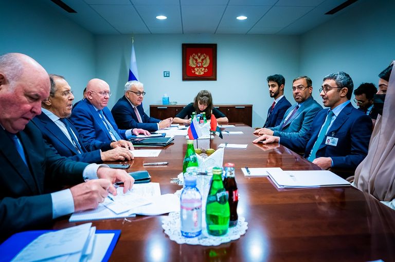 الشيخ محمد بن زايد آل نهيان وفلاديمير بوتين