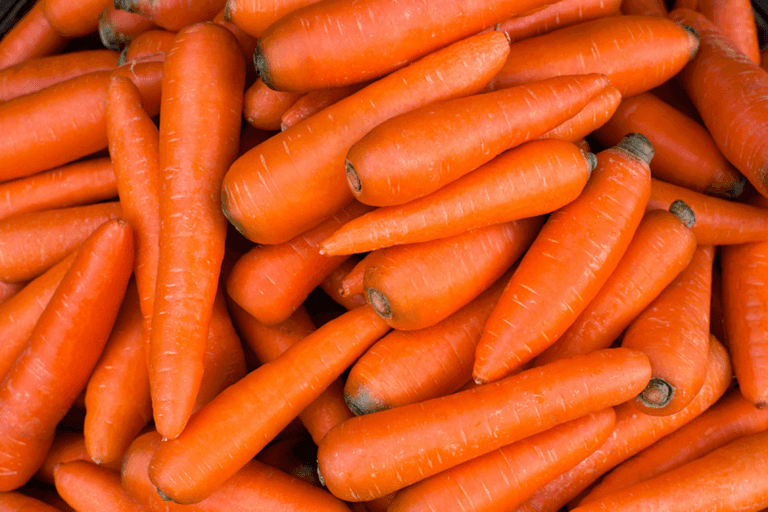 السلمون يساعد في الحصول على بشرة نضرة