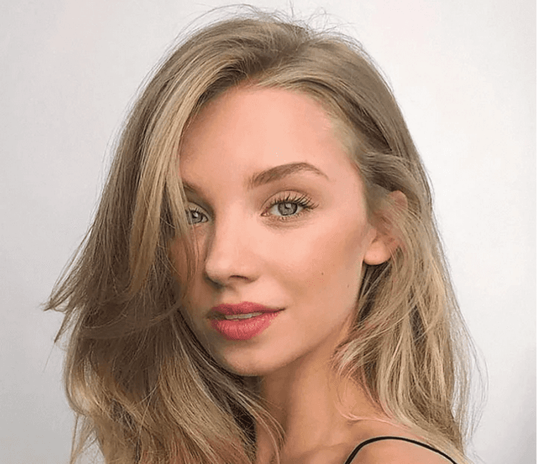 تصفيف الشعر من الأمور التي تحير الكثيرات مع تعاقب فصول السنة- أرشيفية