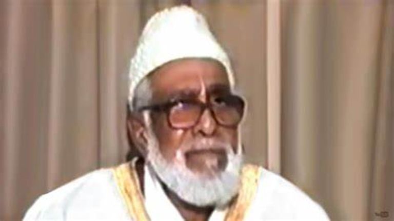 صورة حسن البنا مؤسس جماعة الإخوان في مظاهرات إرهابية - أرشيفية