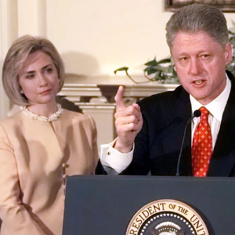 كلينتون وزوجته هيلاري- أرشيفية