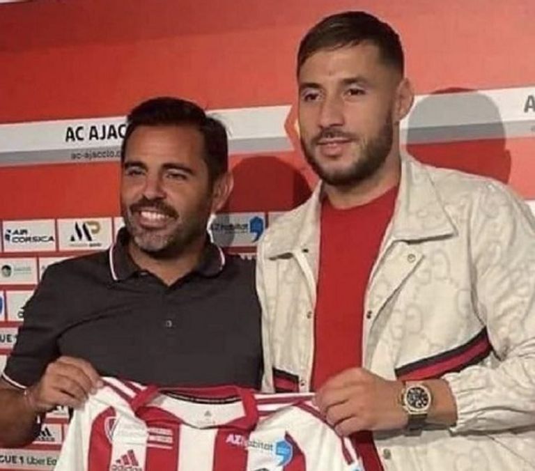 يوسف بلايلي لاعب أجاكسيو الفرنسي