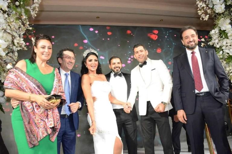 الإعلامية منى عراقي 