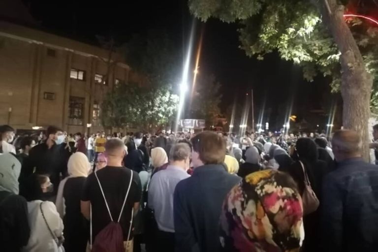 جانب من احتجاجات إيران ليلة الأربعاء