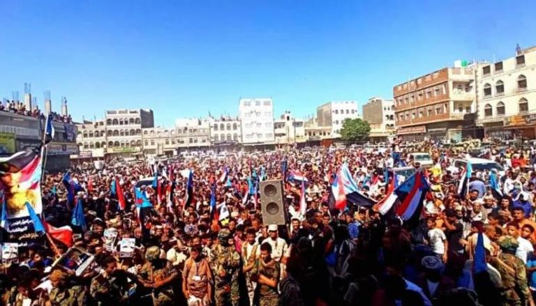 يمنيون يحيون ذكرى ثورة 1963