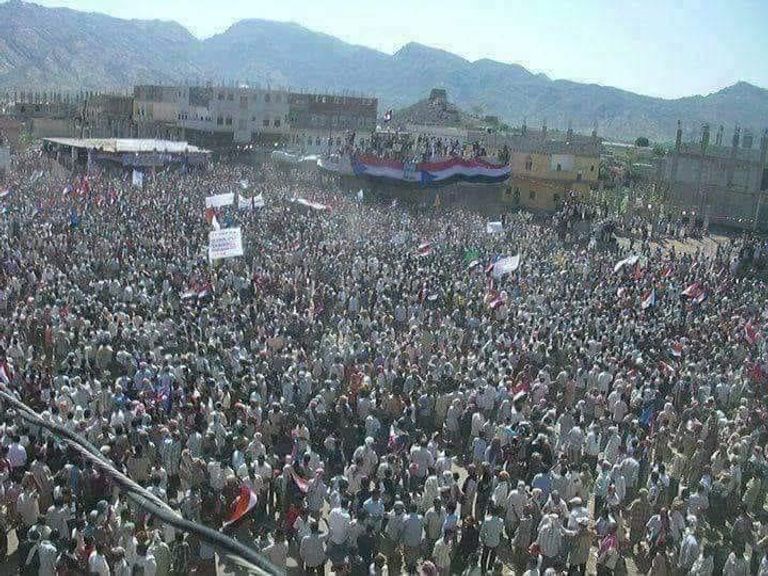 يمنيون يحيون ذكرى ثورة 1963